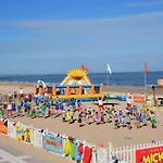 2 Pieces A 500 M Des Plages Et Du Centre