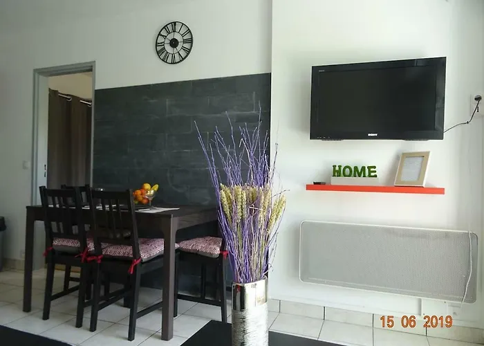 2 Pièces à 500 M Des Plages Et Du Centre *