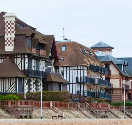 2 Pieces A 500 M Des Plages Et Du Centre Апартаменты *