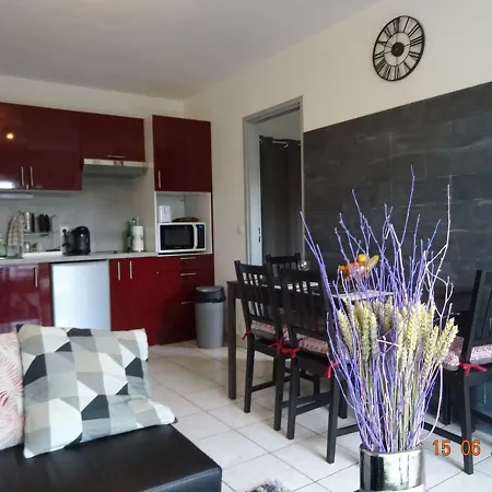 2 Pieces A 500 M Des Plages Et Du Centre Кабур